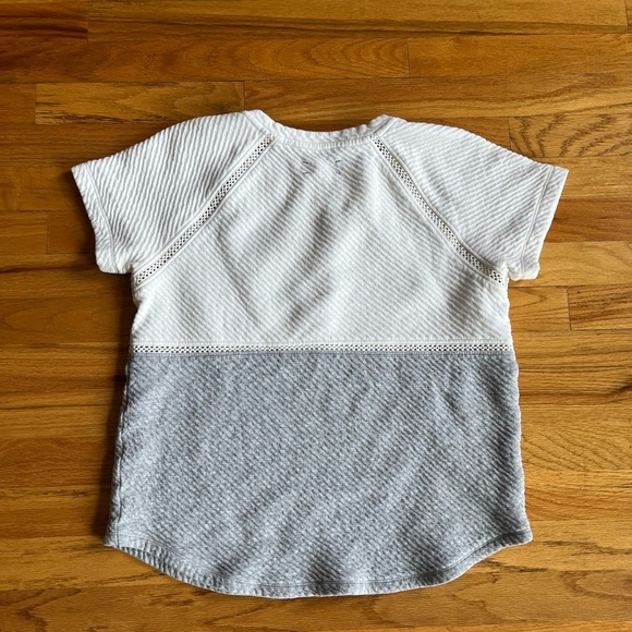 LOU & GRAY Colorblock Short Sleeve Sweatshirt Style Top Gray White M - Picture 5 of 5
